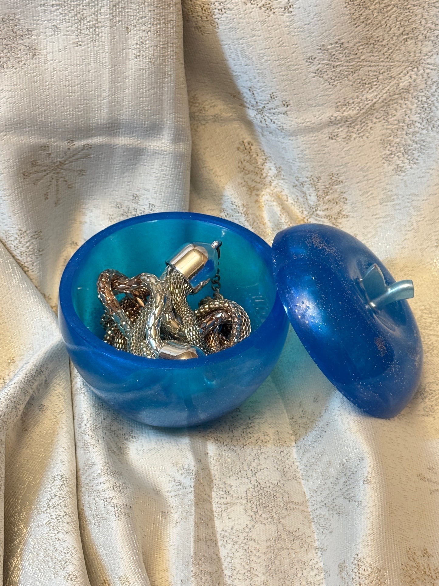 🍏✨ Apple-Shaped Jewelry Boxes – Where Elegance Meets Whimsy! ✨🍎